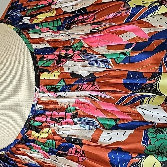 DOLAN adorable little blouse cap sleeves.  Gathered at the top.‎ XS - Picture 3 of 15